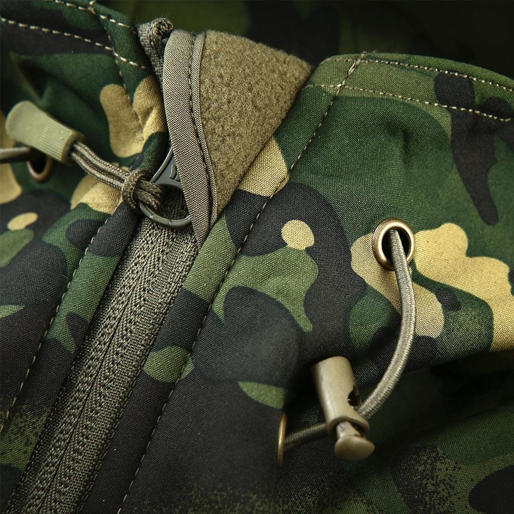 Men Green Autumn Camouflage Jacket Lightweight Water-Resistant Tactical Clothing